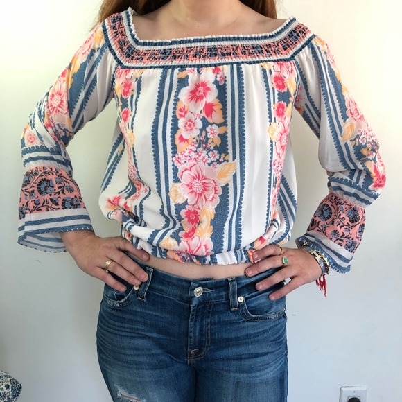 Floral off shoulder crop top blouse - Picture 2 of 3